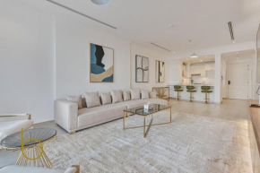 Brand New Beautiful & HUGE Centrally Located APT